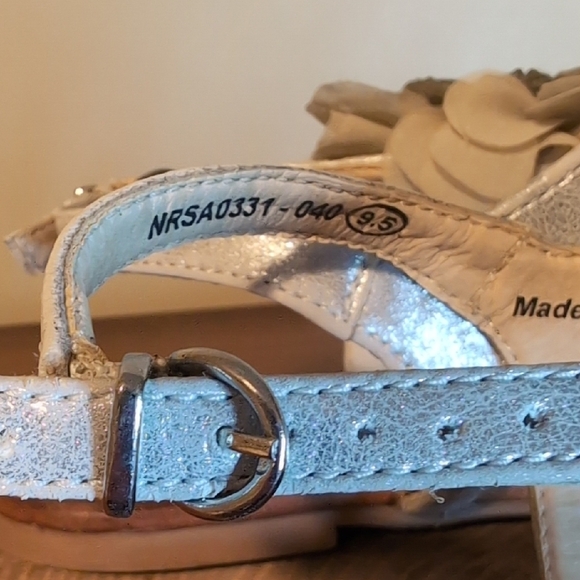 Not Rated Silvery Thong Sandals with Floral Detailed Beaded Embellishments - Picture 4 of 11